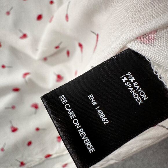 Torrid Harper Lips Lollipop Flirty Blouse Women's 4/4X V-Neck White Red Pockets - Picture 6 of 7